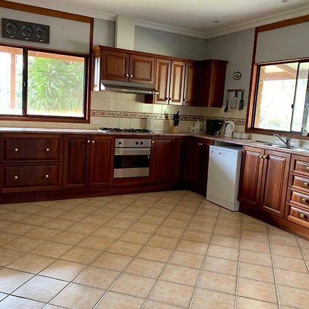 Bee'S Place - 3 Bedroom Home On 10 Acres Of Land With Distant Ocean Views Emu Bay Dış mekan fotoğraf
