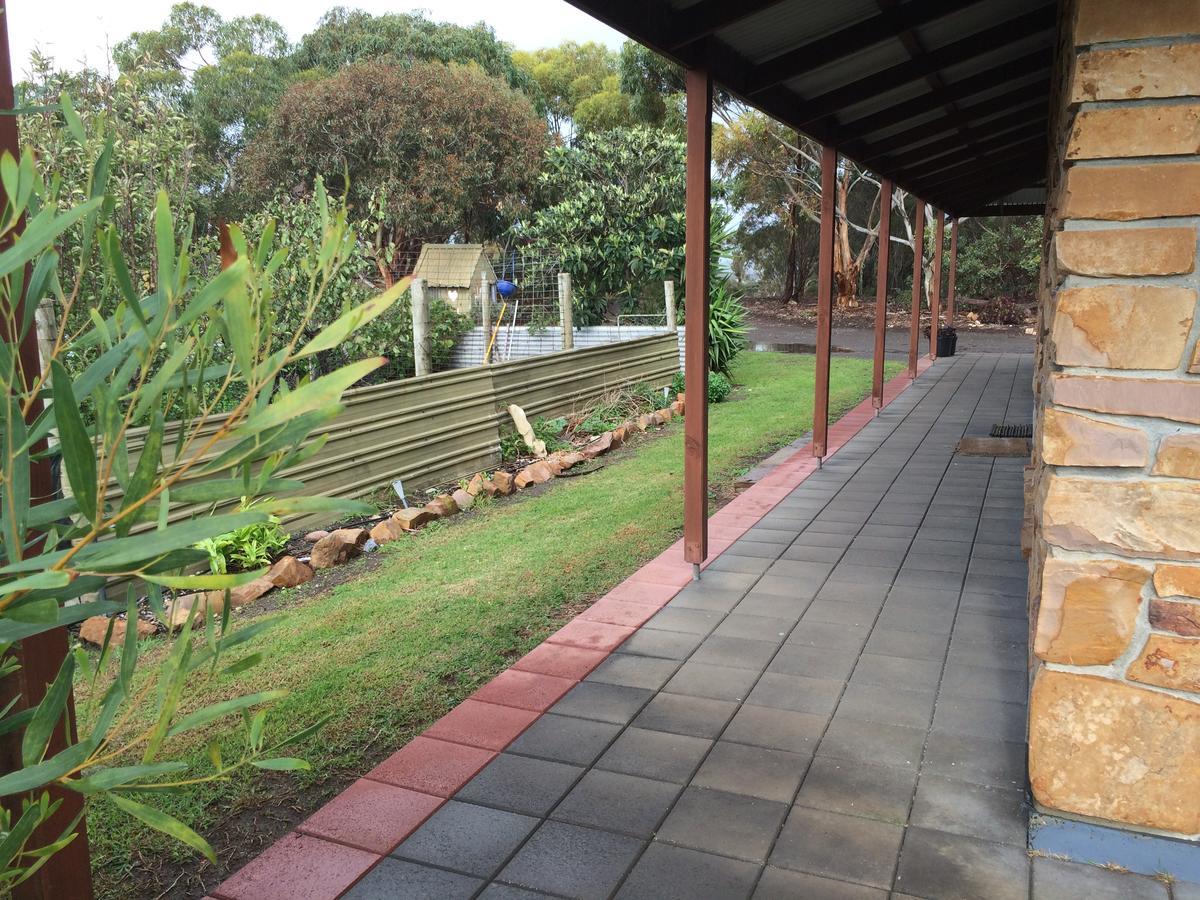 Bee'S Place - 3 Bedroom Home On 10 Acres Of Land With Distant Ocean Views Emu Bay Dış mekan fotoğraf