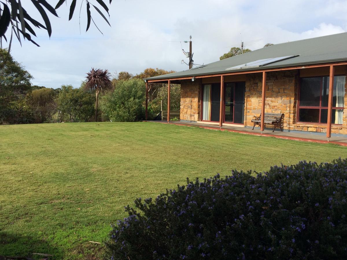 Bee'S Place - 3 Bedroom Home On 10 Acres Of Land With Distant Ocean Views Emu Bay Dış mekan fotoğraf