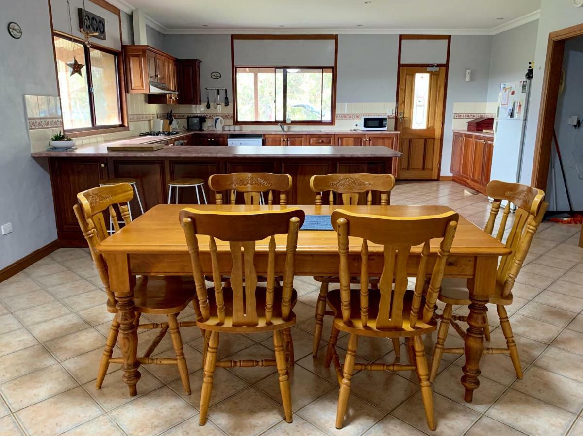 Bee'S Place - 3 Bedroom Home On 10 Acres Of Land With Distant Ocean Views Emu Bay Dış mekan fotoğraf